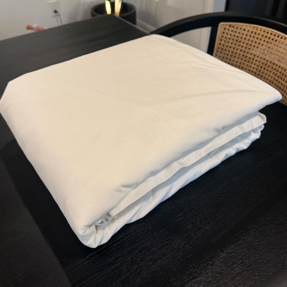 Z Gallerie Luxe Velvet Queen Duvet Cover Cloud White Excellent Condition